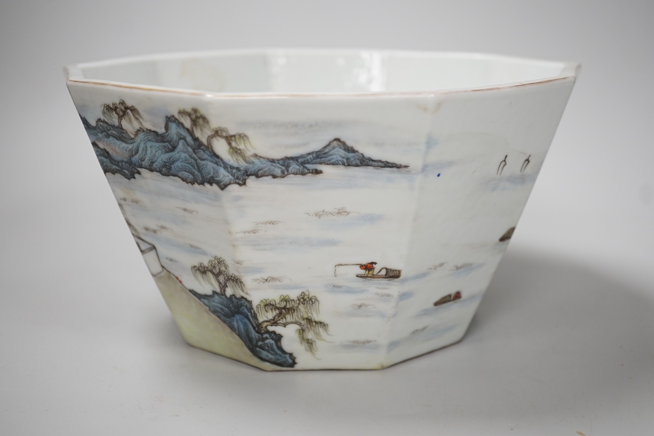A Chinese famille rose dish and a similar planter, largest 22cm across